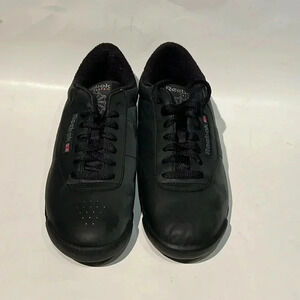 Reebok classic Womens 8 NWT leather princess black casual sneakers comfort sport